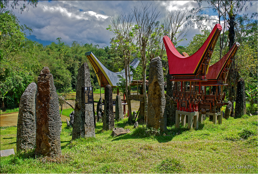 Autres sites funéraires dans le pays Toraja. (2)