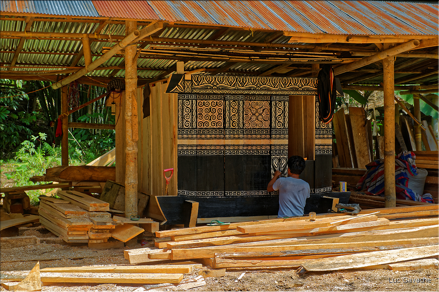Chantier de construction dune maison Toraja. (1)