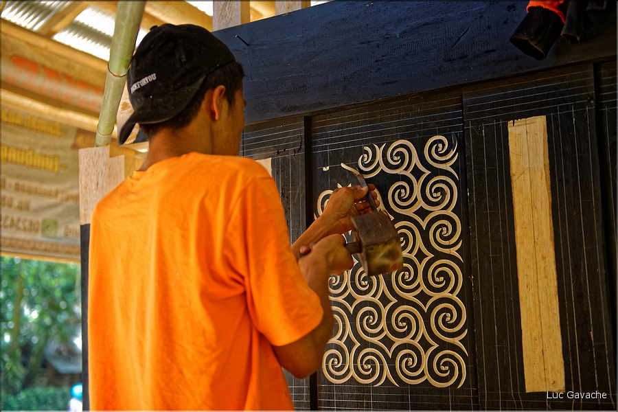 Chantier de construction dune maison Toraja. (4)