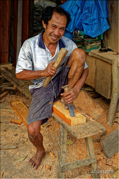 Chantier de construction dune maison Toraja. (5)