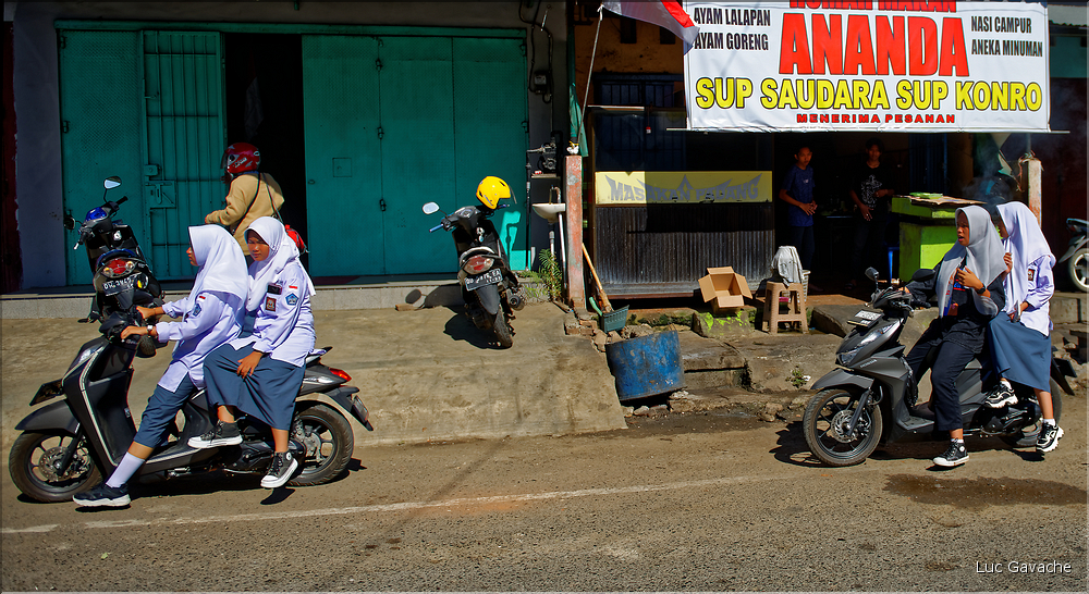 Sur la route de Makassar à Ramang Ramang. (8)