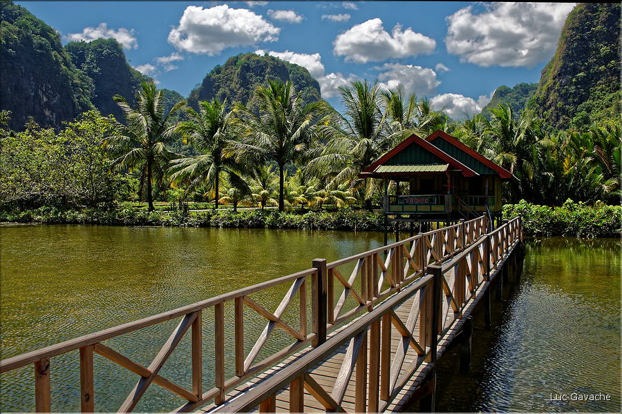 Le village de Berua dans la magnifique région karstique de Ramang Ramang. (3)