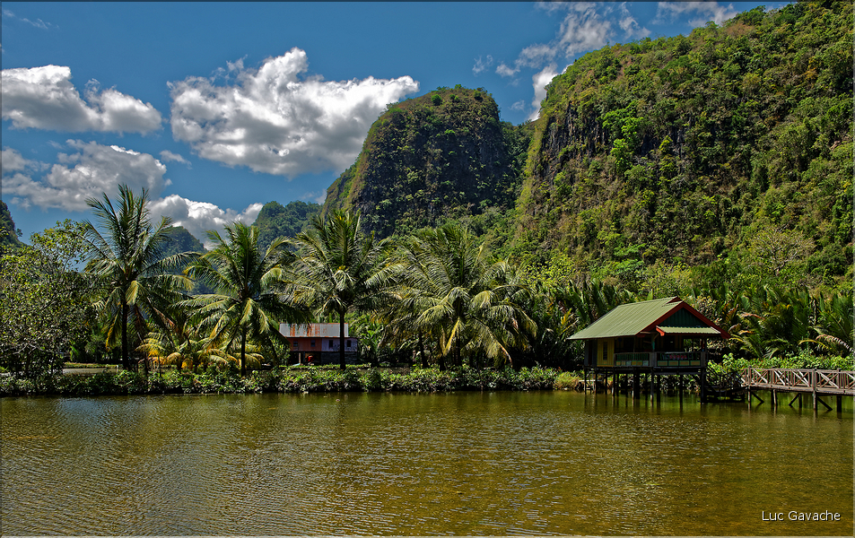 Le village de Berua dans la magnifique région karstique de Ramang Ramang. (4)