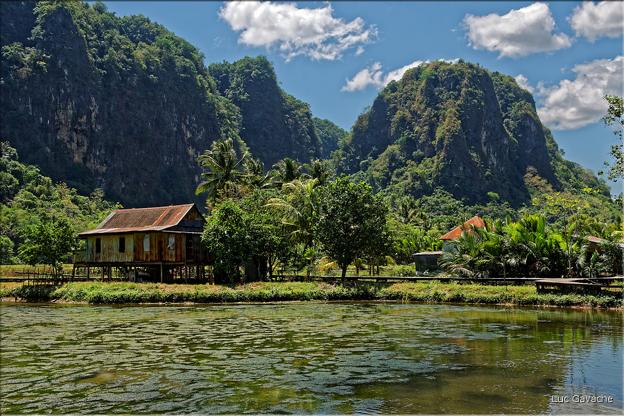 Le village de Berua dans la magnifique région karstique de Ramang Ramang. (5)