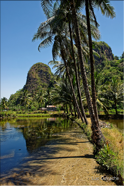 Le village de Berua dans la magnifique région karstique de Ramang Ramang. (24)