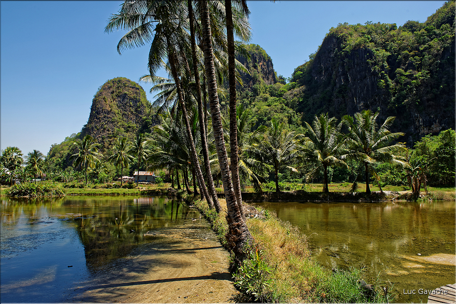 Le village de Berua dans la magnifique région karstique de Ramang Ramang. (25)