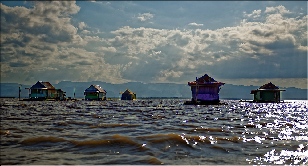 Le lac Tempe abrite la communauté des pêcheurs Bugi qui vivent sur des maisons flottantes. (2)