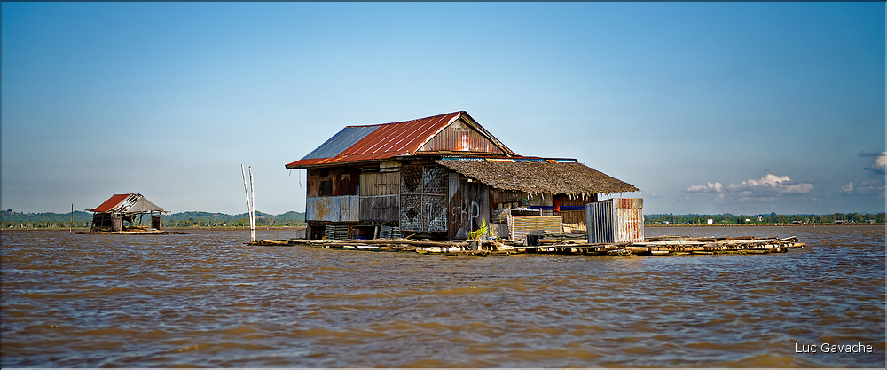 Le lac Tempe abrite la communauté des pêcheurs Bugi qui vivent sur des maisons flottantes. (7)