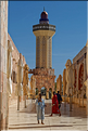 Touba, ville sainte du mouridisme, abrite l'impressionnante mosquée qui fut inaugurée en 1963. (25)
