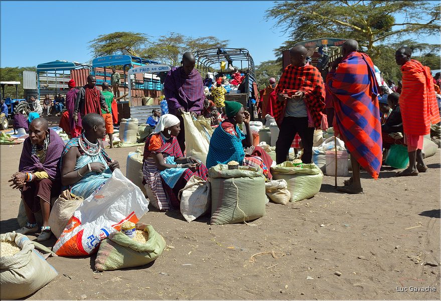 Sur la route du lac Natron. Le marché de Wasso. (8)