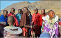 Au vue des sourires et des regards complices, on comprend vite que certains d'entre eux sont entrain de se séduire. (8)