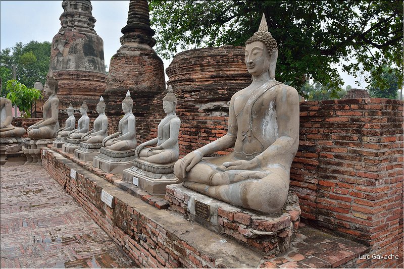 Le Wat Yai Chai Mongkon d'Ayatthaya fut érigé en 1592. (10)