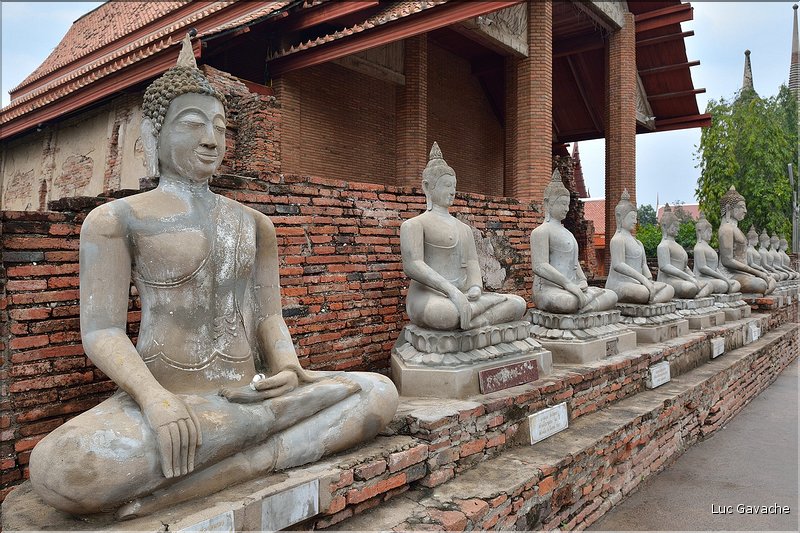 Le Wat Yai Chai Mongkon d'Ayatthaya fut érigé en 1592. (12)