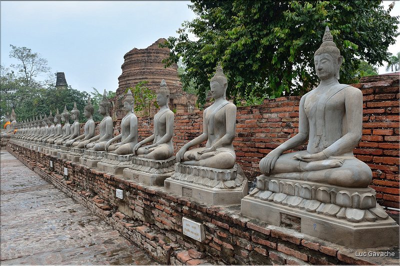 Le Wat Yai Chai Mongkon d'Ayatthaya fut érigé en 1592. (13)
