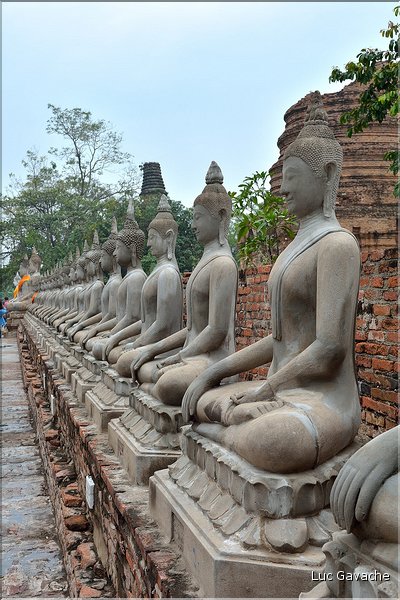 Le Wat Yai Chai Mongkon d'Ayatthaya fut érigé en 1592. (14)