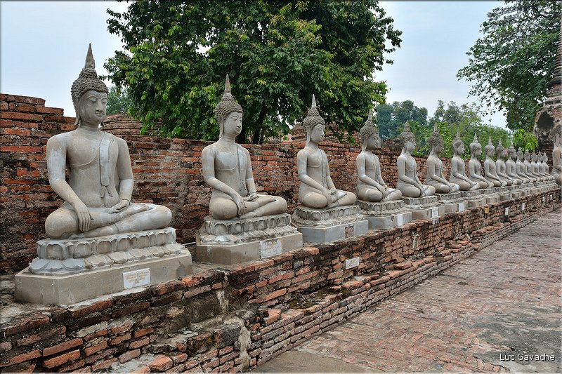 Le Wat Yai Chai Mongkon d'Ayatthaya fut érigé en 1592. (16)