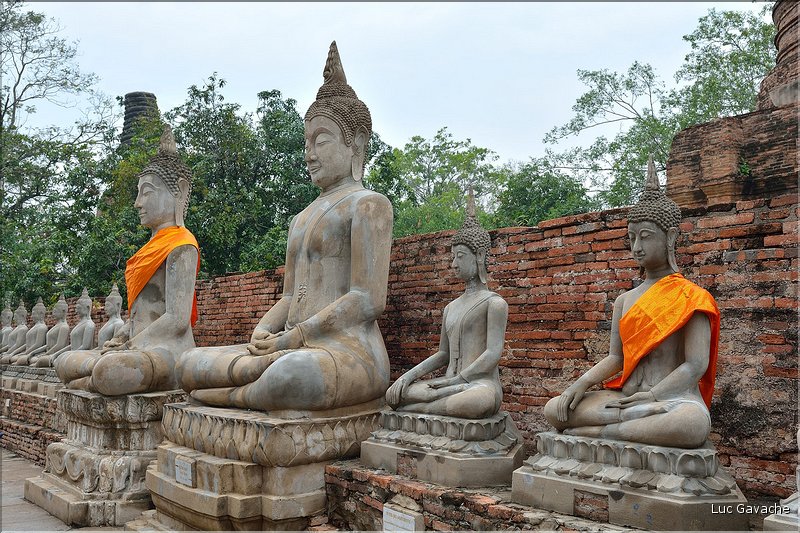 Le Wat Yai Chai Mongkon d'Ayatthaya fut érigé en 1592. (17)