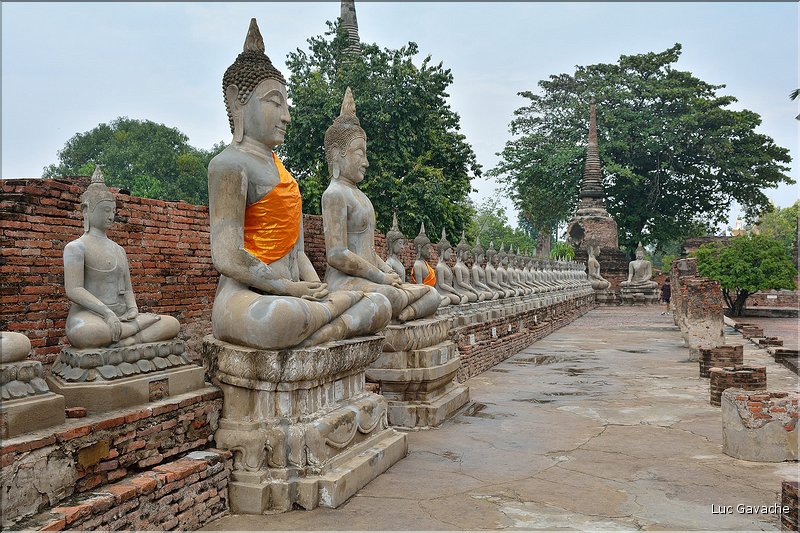 Le Wat Yai Chai Mongkon d'Ayatthaya fut érigé en 1592. (19)