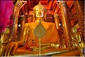 Le Wat Panan Choeng abrite un Bouddha de 19 mètres de haut, daté de 1325. (1)
