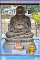 Le Wat Na Phramain d'Ayutthaya est un temple Bouddhiste contemporain pour les fervents Thalandais.  (7)