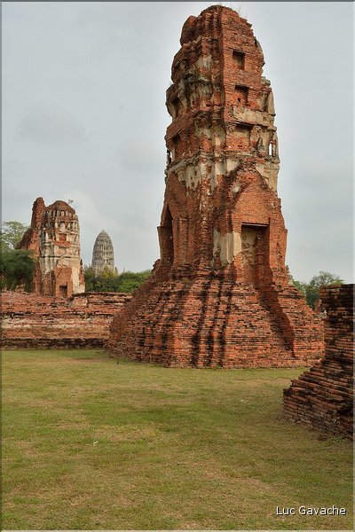 Le Wat Mahathat d'Ayutthaya fut édifié au XIV ème siècle. (1)