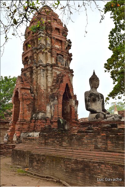 Le Wat Mahathat d'Ayutthaya fut édifié au XIV ème siècle. (6)