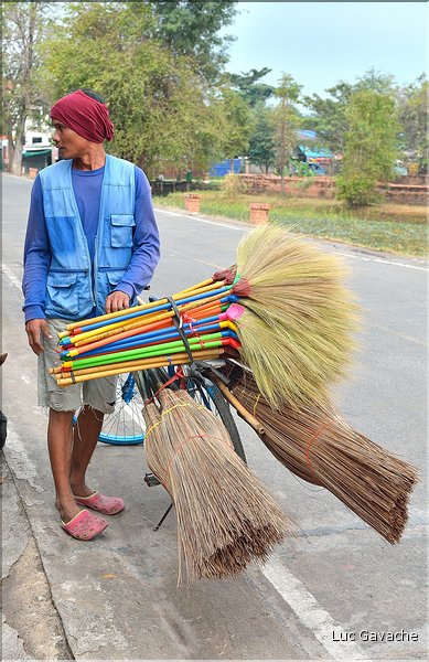 Dans les environs de Lopburi. (2)