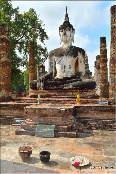 Wat Mahathat était réservé à la famille royale, lorsque Sukhotha était la capitale du royaume du Siam à partir du début du XIII ème siècle. (1)