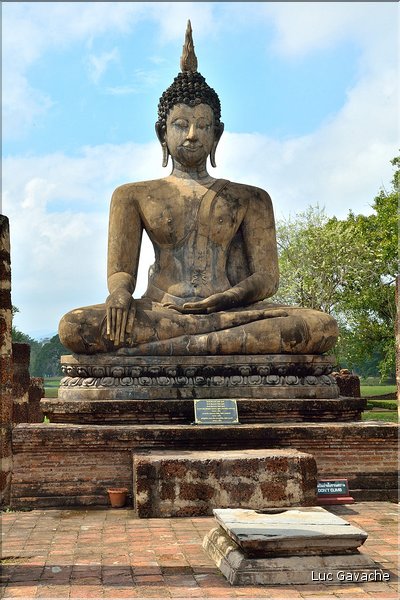 Wat Mahathat était réservé à la famille royale, lorsque Sukhotha était la capitale du royaume du Siam à partir du début du XIII ème siècle. (6)