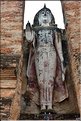 Wat Mahathat était réservé à la famille royale, lorsque Sukhotha était la capitale du royaume du Siam à partir du début du XIII ème siècle. (8)