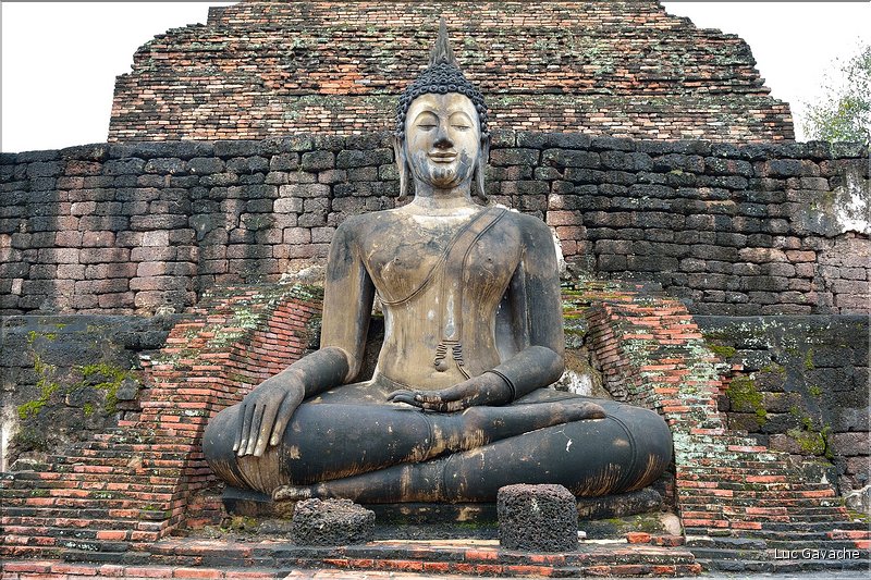 Wat Mahathat était réservé à la famille royale, lorsque Sukhotha était la capitale du royaume du Siam à partir du début du XIII ème siècle. (11)