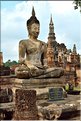 Wat Mahathat était réservé à la famille royale, lorsque Sukhotha était la capitale du royaume du Siam à partir du début du XIII ème siècle. (19)
