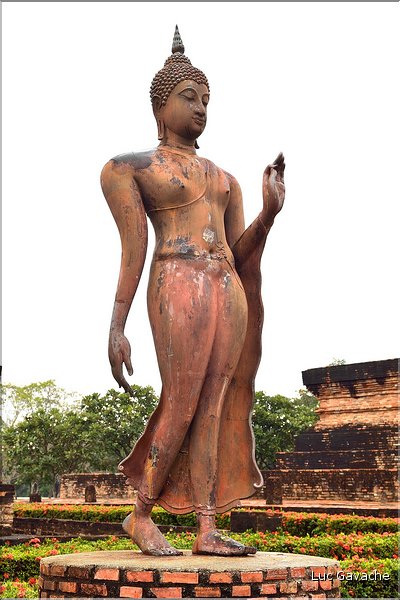 Bouddha à la démarche gracieuse au Wat Sra Sri.