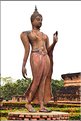 Bouddha à la démarche gracieuse au Wat Sra Sri.