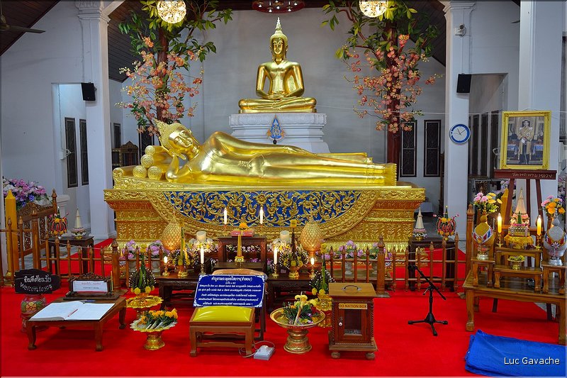 Temple bouddhiste contemporain à proximité de Sukhotai. (1)