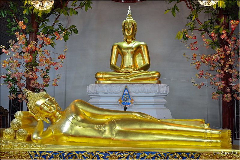 Temple bouddhiste contemporain à proximité de Sukhotai. (2)