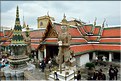 Le Wat Phra Kaeo est un ensemble de temples Bouddhistes qui furent édifiés à la fin du XVIII ème siècle. (5)