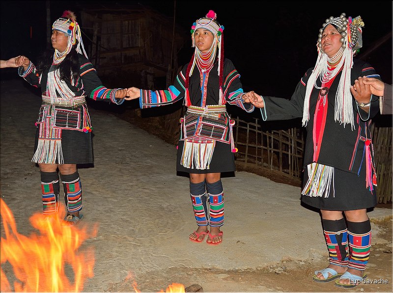 Cérémonie de bienvenue dans le village d'Arpha. (7)