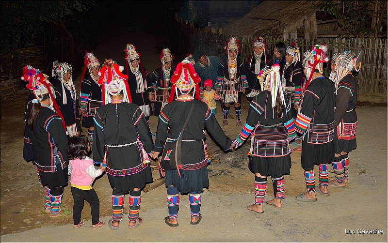Cérémonie de bienvenue dans le village d'Arpha. (9)