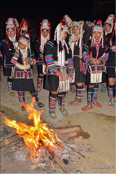 Cérémonie de bienvenue dans le village d'Arpha. (10)