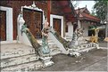 Le temple bouddhiste de Wat Pratupong de Lampang au petit jour. (10)