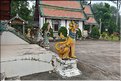 Le temple bouddhiste de Wat Pratupong de Lampang au petit jour. (11)