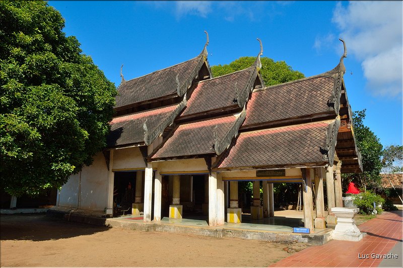 Les temples bouddhistes de Phra That Lampang Luang datent pour certains du XV ème siècle. (14)
