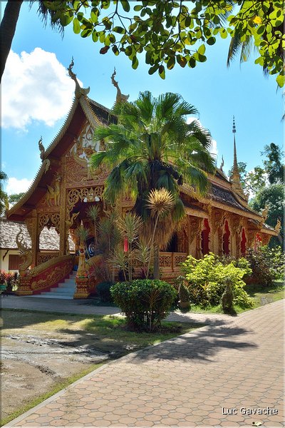 Temple bouddhiste à proximité de Phra That Lampang Luang. (1)