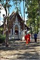 Les multiples temples d'Analayo dominent le lac et la ville de Phayao. (12)