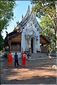 Les multiples temples d'Analayo dominent le lac et la ville de Phayao. (23)