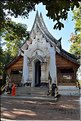Les multiples temples d'Analayo dominent le lac et la ville de Phayao. (24)