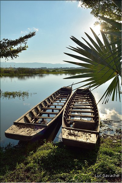Le très ancien temple bouddhiste de Tilok Aram est situé sur une île au cur du Lac de Phayao. (4)