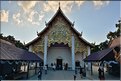 Le temple Bouddhiste principale de Phayao abrite un immense bouddha assis doré à l'or fin. (1)