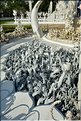 Temple bouddhiste contemporain de Wat Rong Khun dans les environs de Chiang Ra. (3)